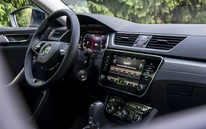 Skoda Superb cena 183900 przebieg: 5, rok produkcji 2024 z Borne Sulinowo małe 436
